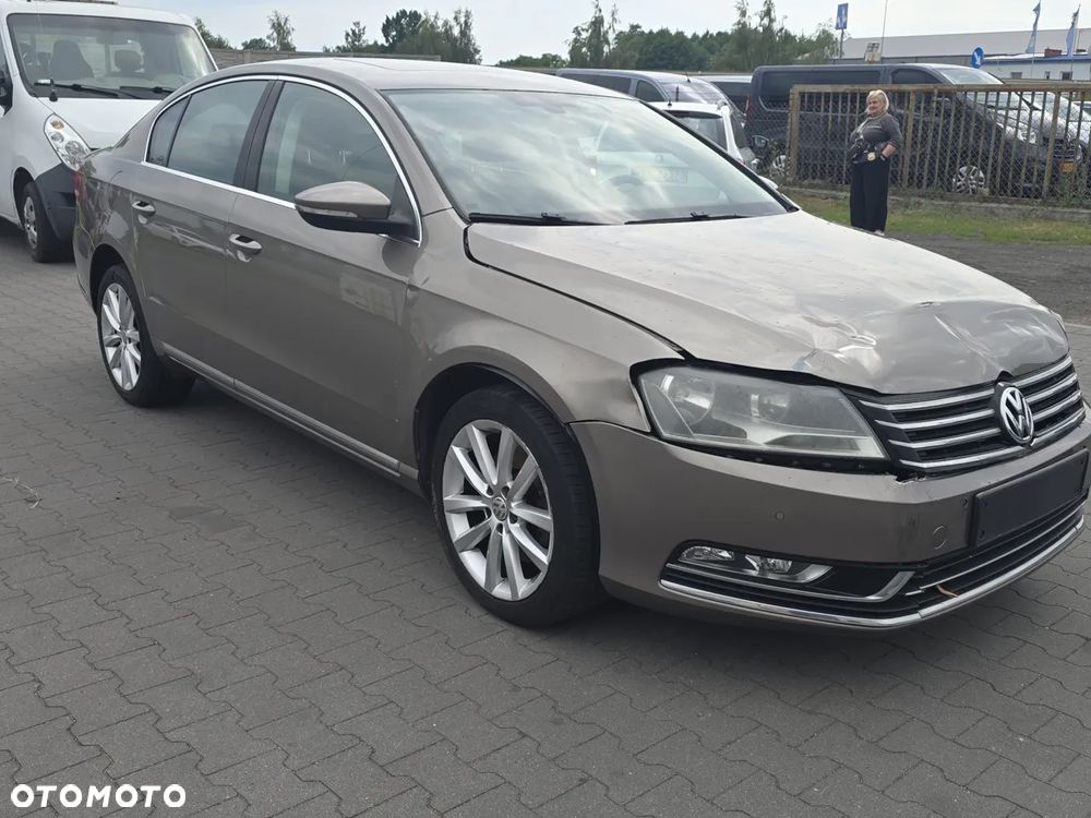 Volkswagen Passat 1.6 TDI BlueMotion Technology Highline - 4