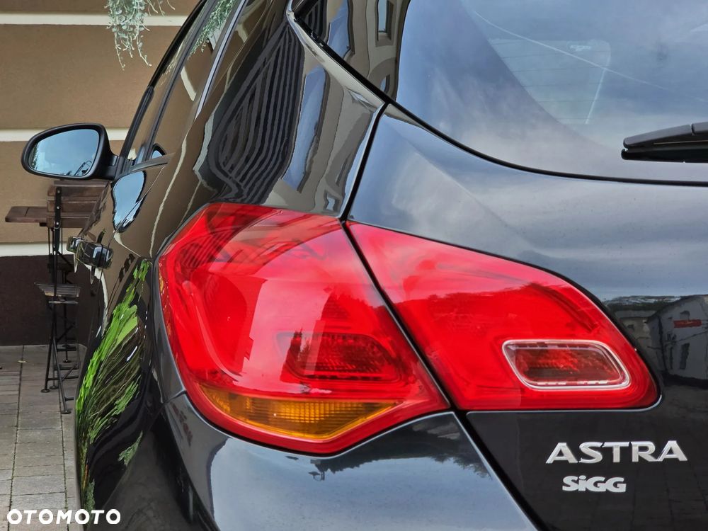 Opel Astra 1.4 Turbo Cosmo - 36