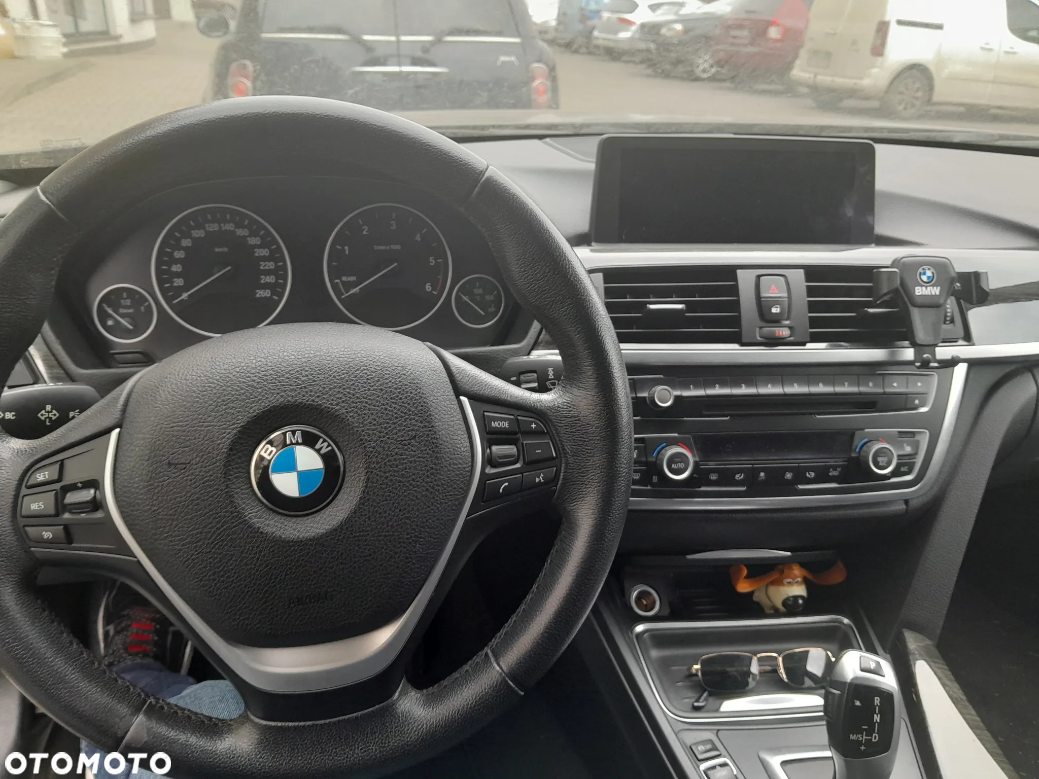 BMW Seria 3 318d DPF Touring Edition Exclusive - 10