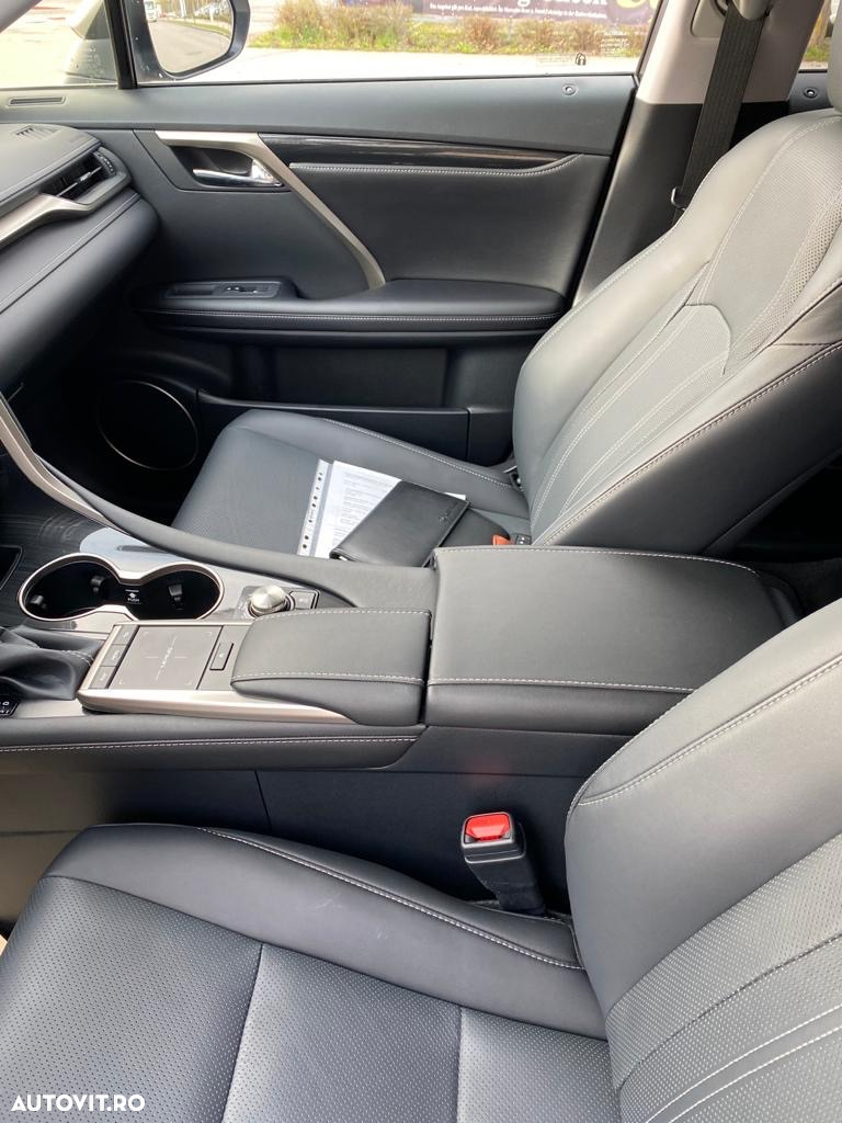 Lexus Seria RX - 11