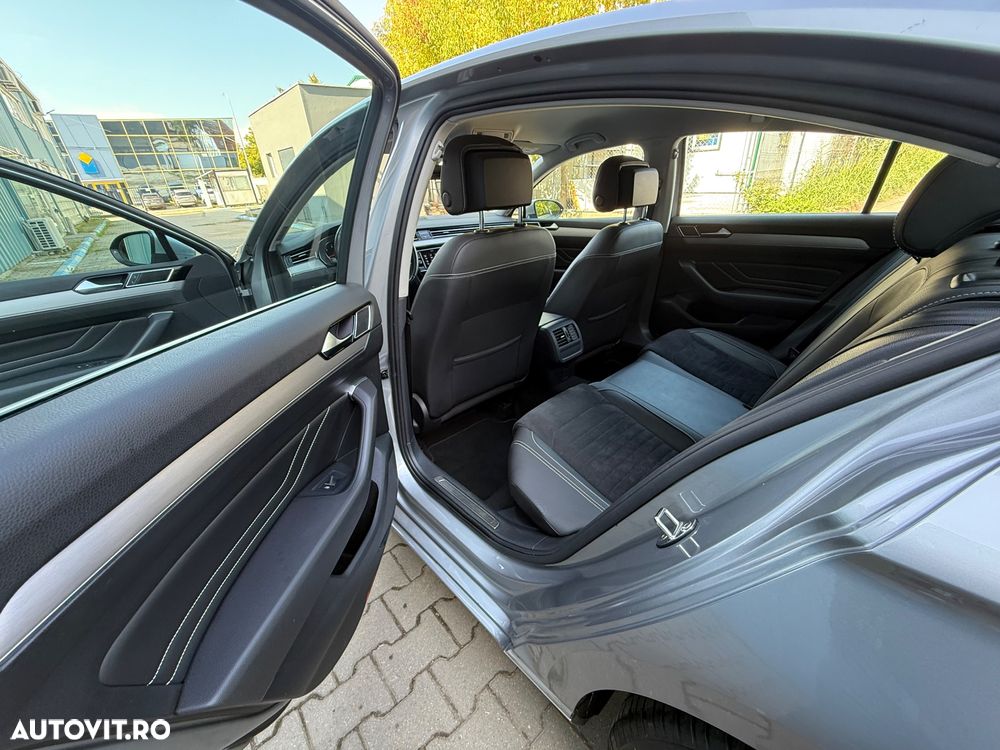 Volkswagen Passat 2.0 TDI DSG Highline - 13