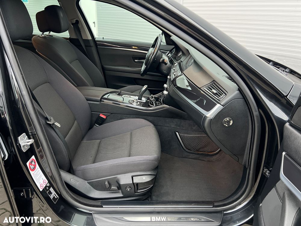 BMW Seria 5 525d Touring Aut. - 10