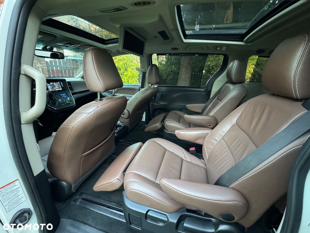 Toyota Sienna - 6