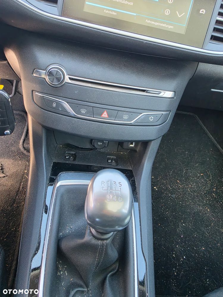 Peugeot 308 PureTech 130 GPF Black Edition - 11