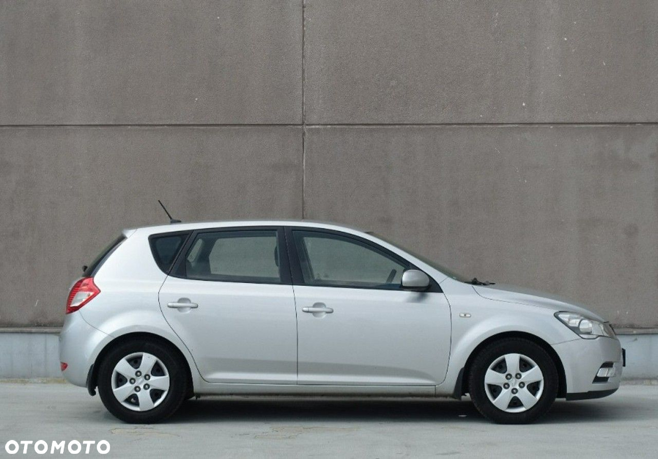 Kia Ceed - 3