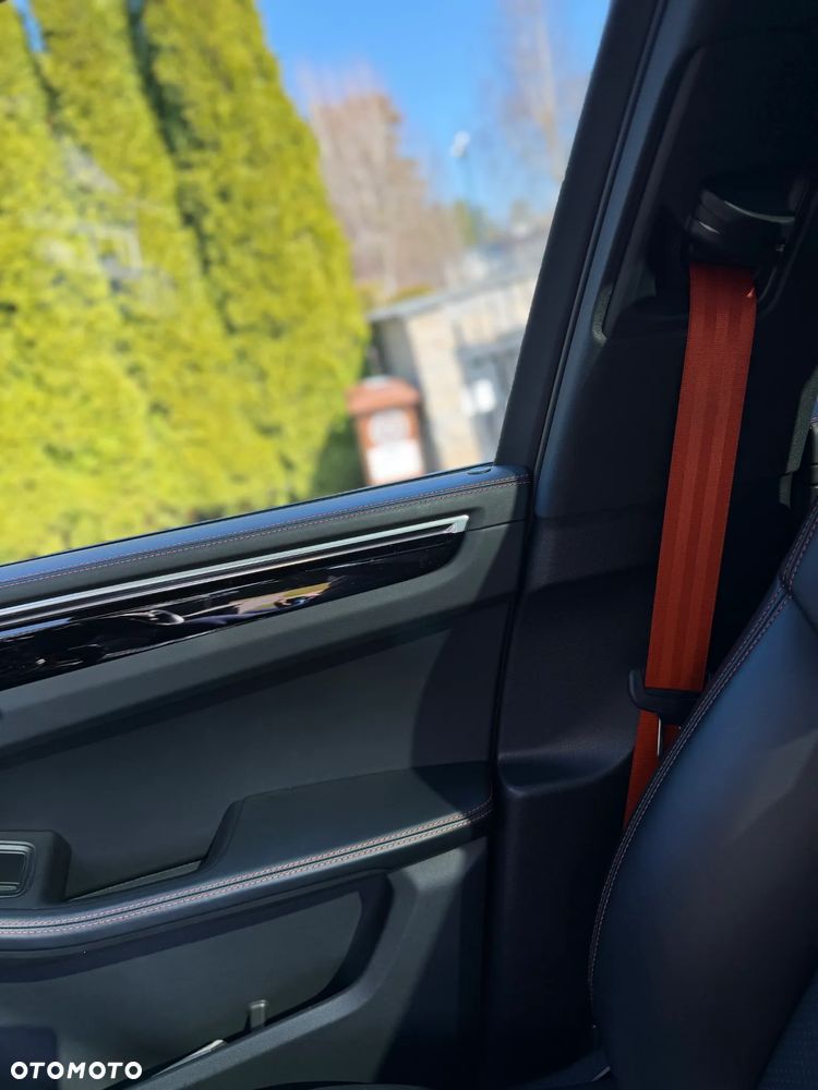 Porsche Macan T - 12