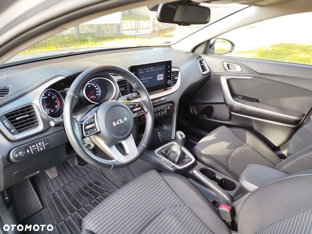 Kia Ceed 1.5 T-GDI M - 10