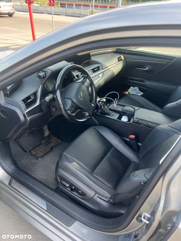 Lexus ES 300h Business Edition - 2