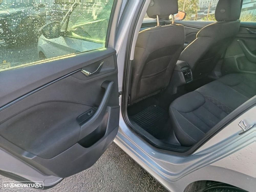 Skoda Kamiq 1.0 TSI DSG - 6