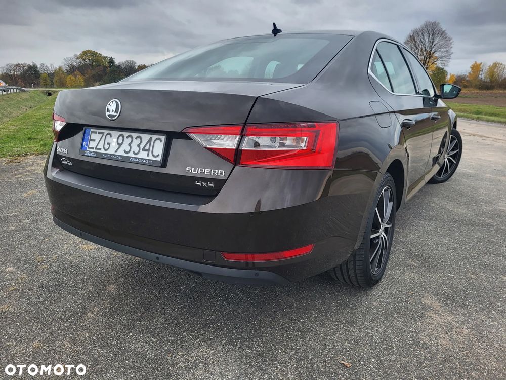 Skoda Superb 2.0 TDI 4x4 Ambition - 22