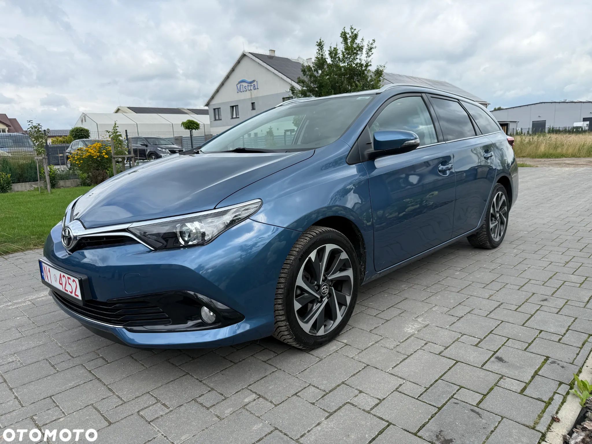 Toyota Auris - 1