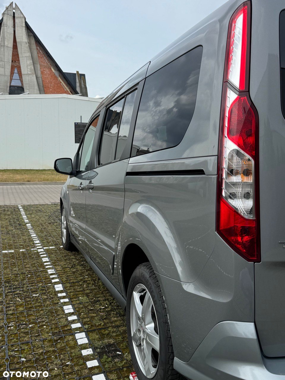 Ford Tourneo Connect Grand - 2