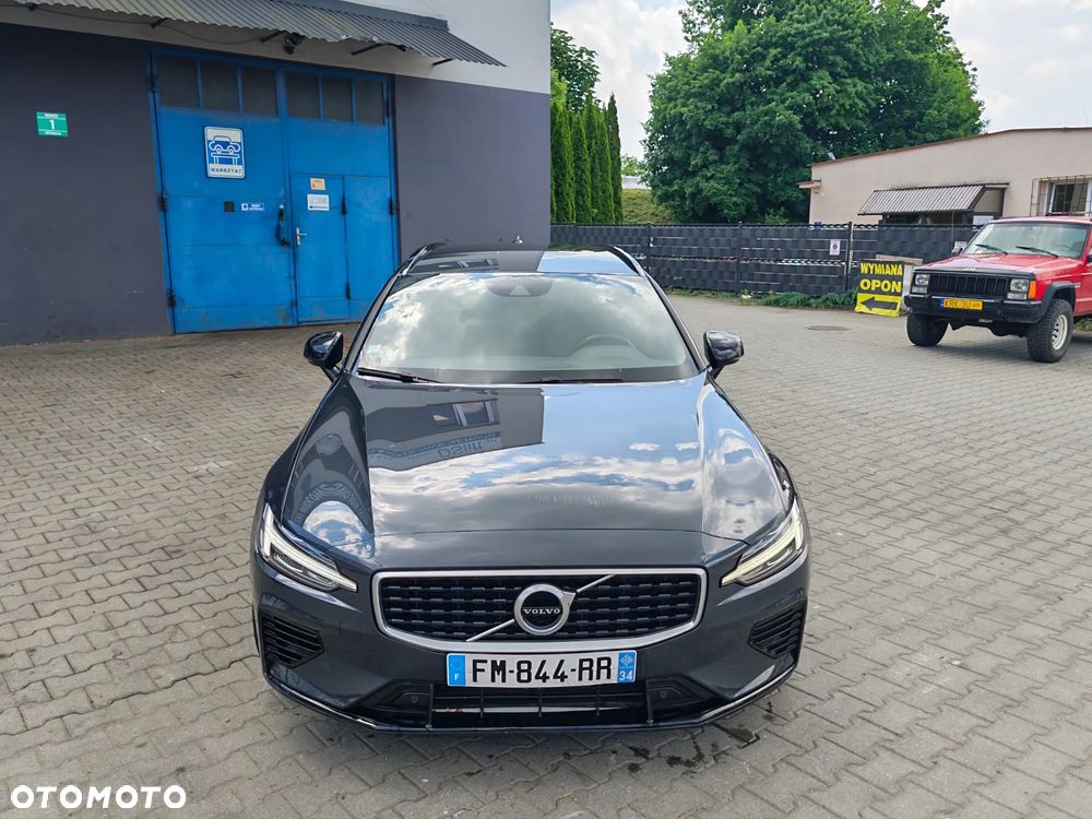 Volvo V60 T8 AWD Plug-In Hybrid R-Design - 3