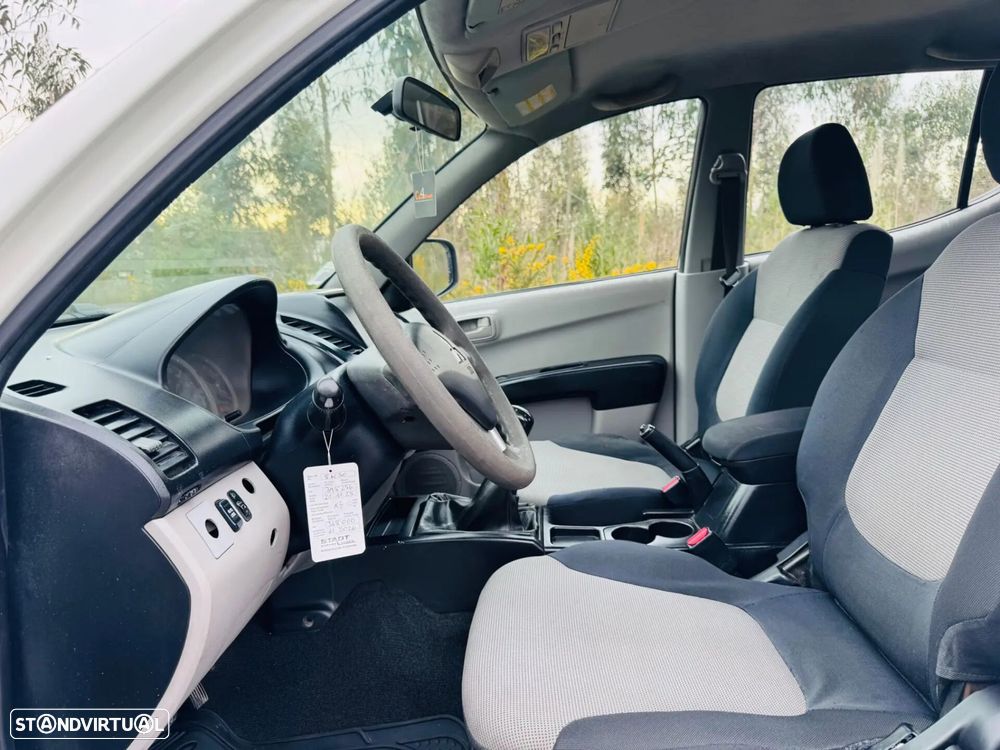 Mitsubishi L200 2.5 DI-D CD Intense AC/JLL - 18