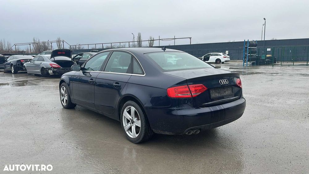 Dezmembram AUDI A4 B8 ,2.0 TDI ,Motor CAGA  , An 2011, Automat ,Sedan - 4