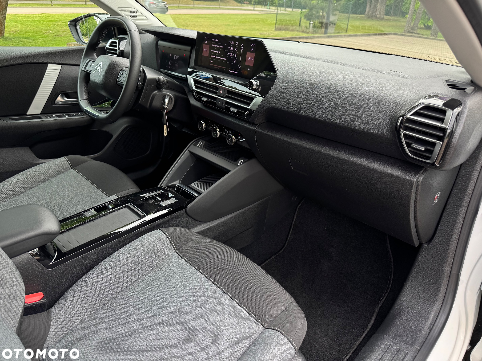 Citroën C4 PureTech 130 Stop&Start EAT8 SHINE - 31