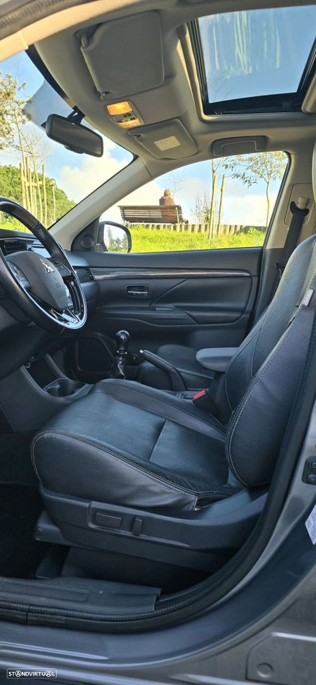 Mitsubishi Outlander 2.2 DI-D Instyle Navi - 8
