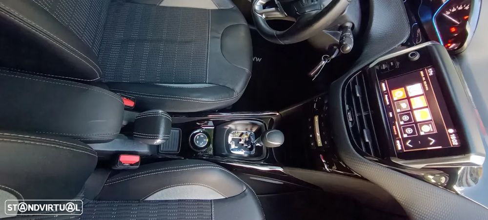 Peugeot 2008 PureTech 110 GPF Stop&Start EAT6 Crossway - 20