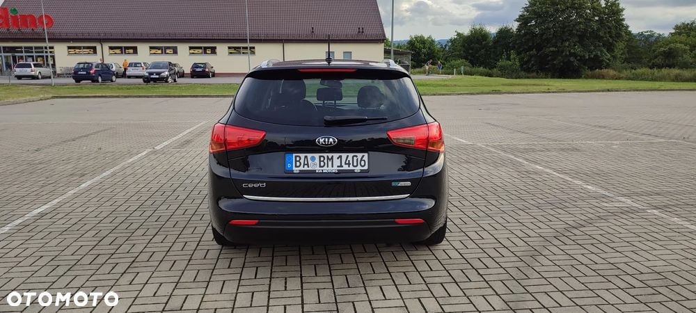 Kia Ceed 1.6 CRDi 136 ISG Dream-Team Edition - 11