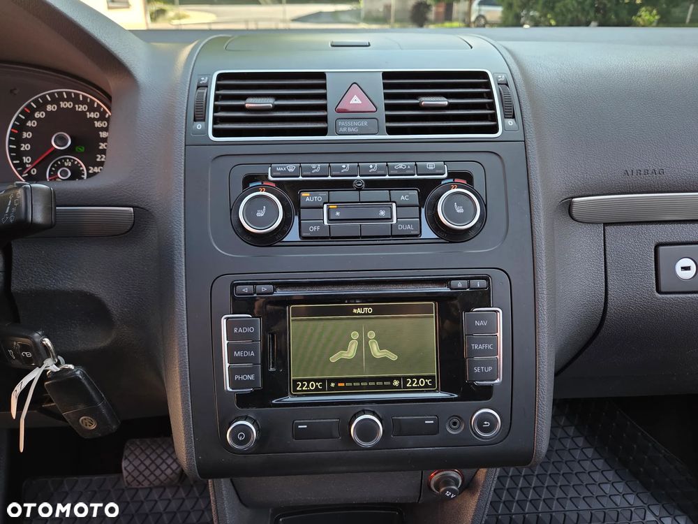 Volkswagen Touran 1.6 TDI DPF BlueMotion Technology DSG Highline - 34