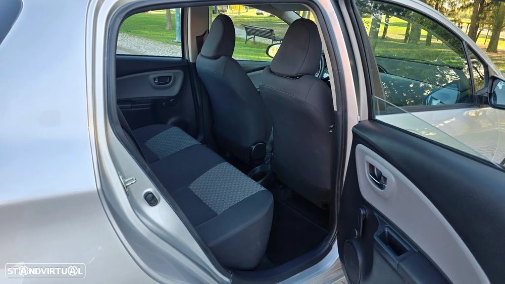 Toyota Yaris 1.0 VVT-i Comfort+P.Style - 32