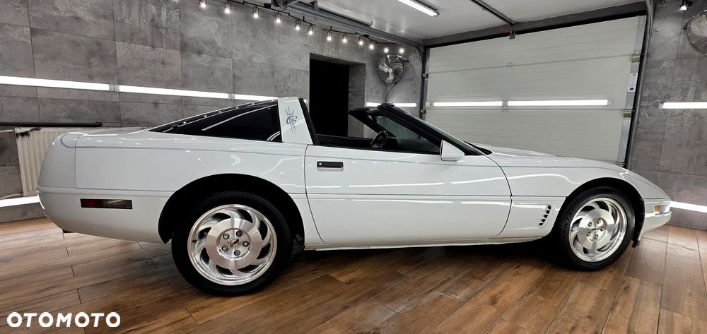 Chevrolet Corvette - 8