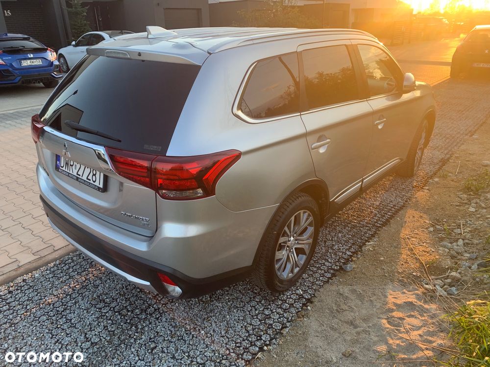 Mitsubishi Outlander - 24