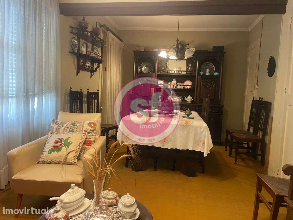 Moradia no centro de Anadia! - Grande imagem: 2/28