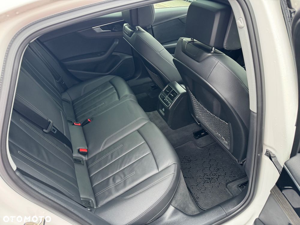 Audi A4 Limousine - 13