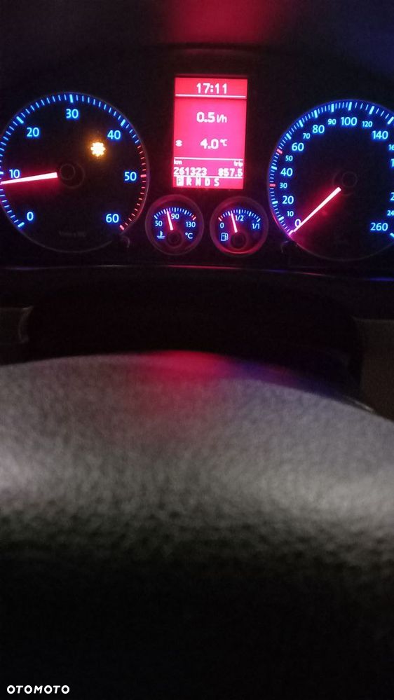 Volkswagen Touran 2.0 TDI Trendline DSG - 6