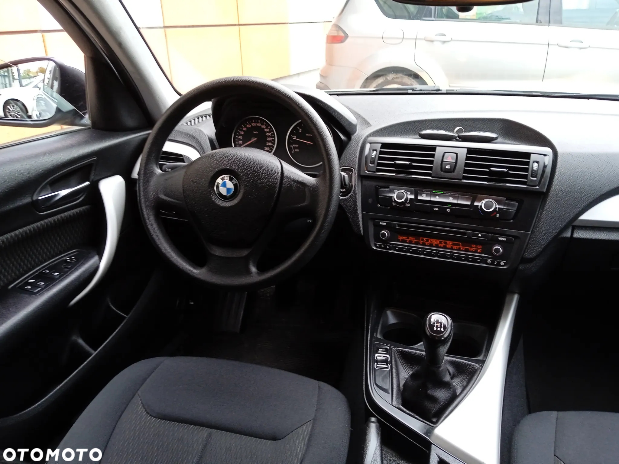BMW Seria 1 116i - 12
