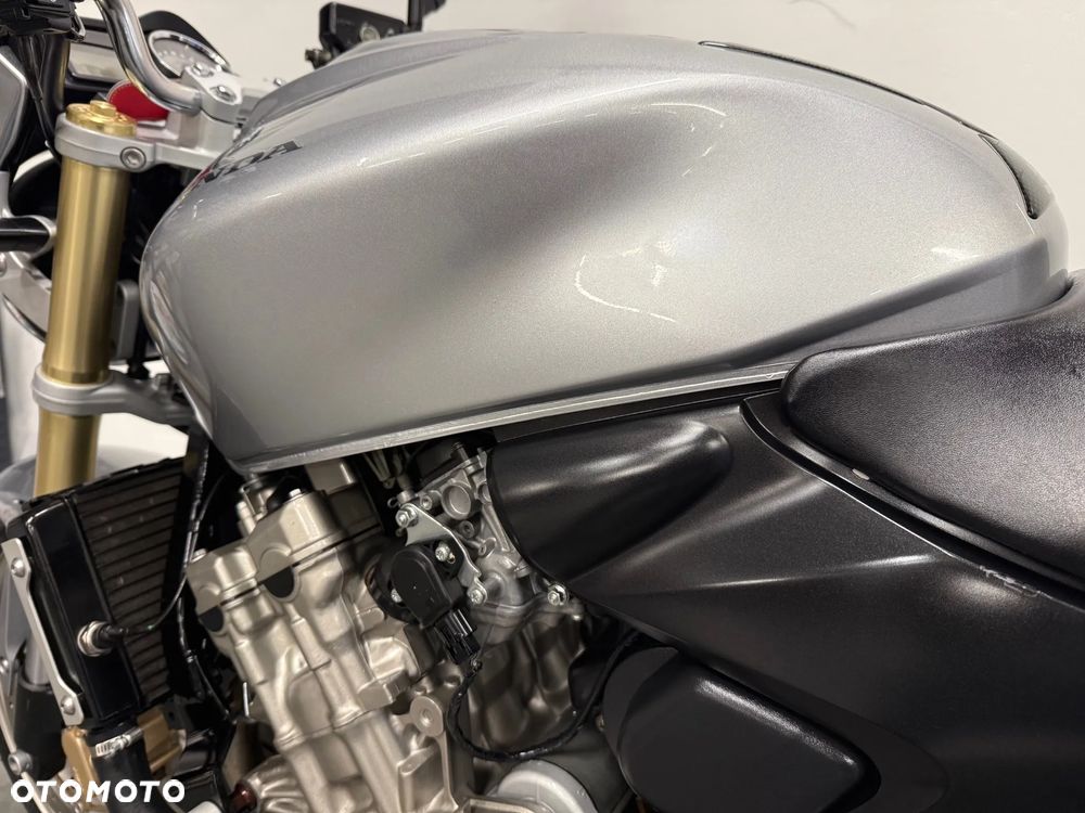 Honda Hornet - 23