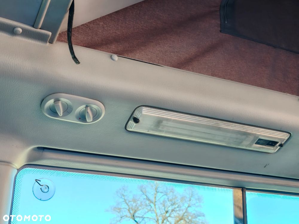 Volkswagen Multivan - 24