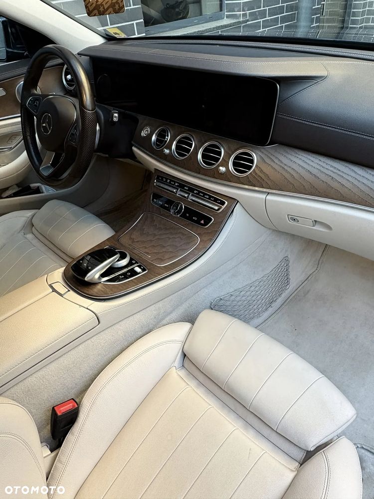 Mercedes-Benz Klasa E 220 d 4-Matic All-Terrain - 13