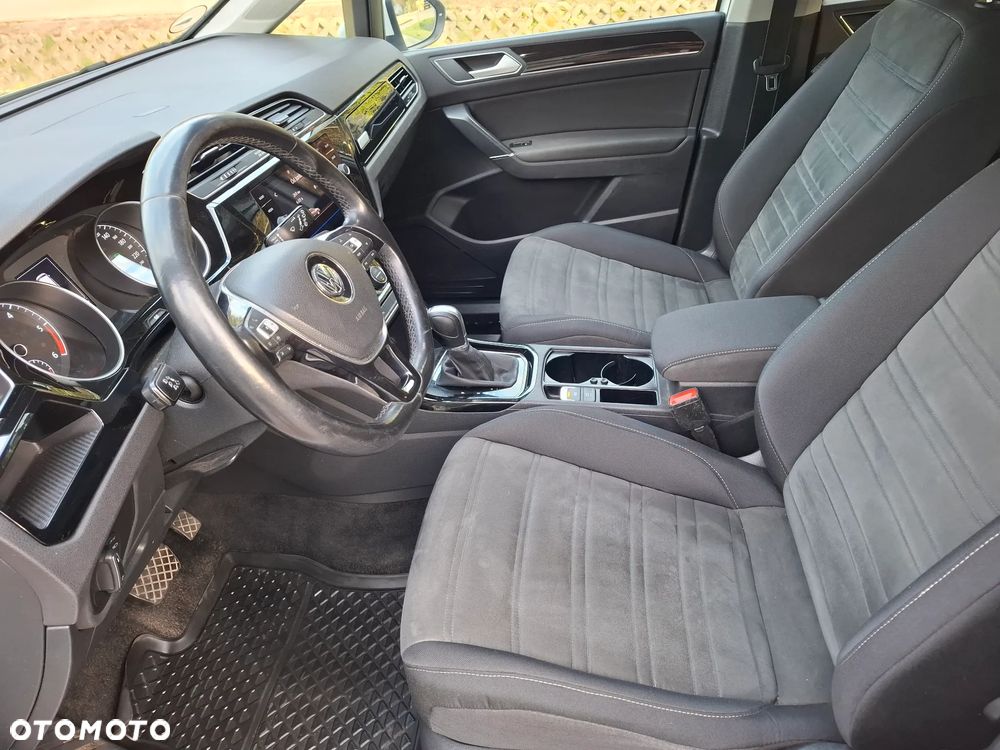 Volkswagen Touran 2.0 TDI SCR DSG Highline - 23