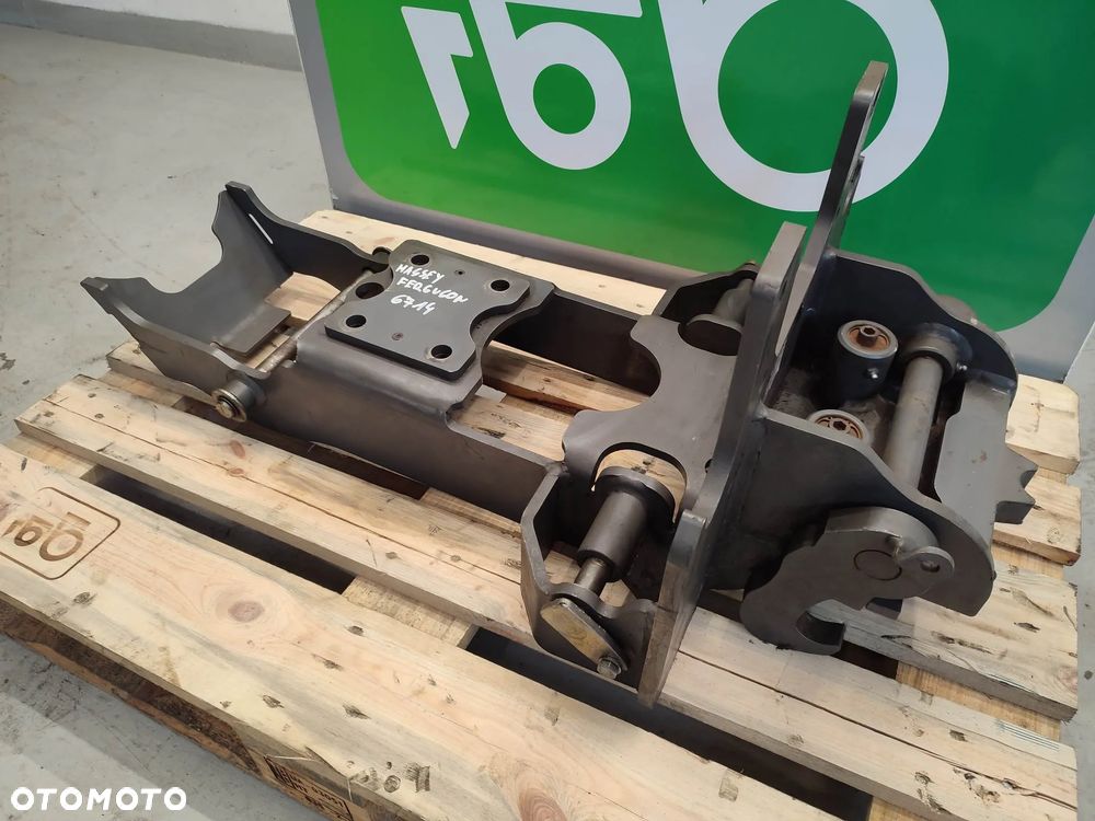 Zaczep hydrauliczny dolny Hitch Massey Ferguson 6714 (17147425) - 17