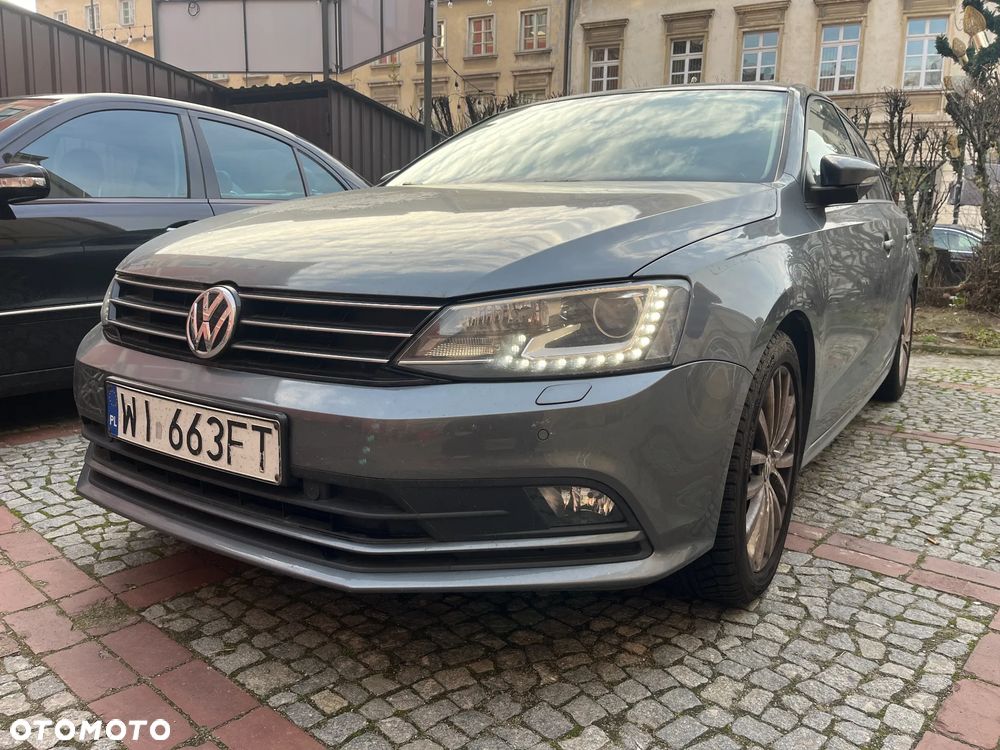 Volkswagen Jetta - 1