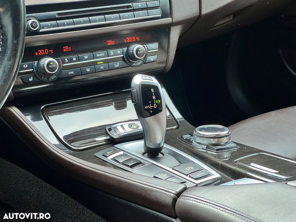 BMW Seria 5 520d xDrive Touring Aut. Luxury Line - 7