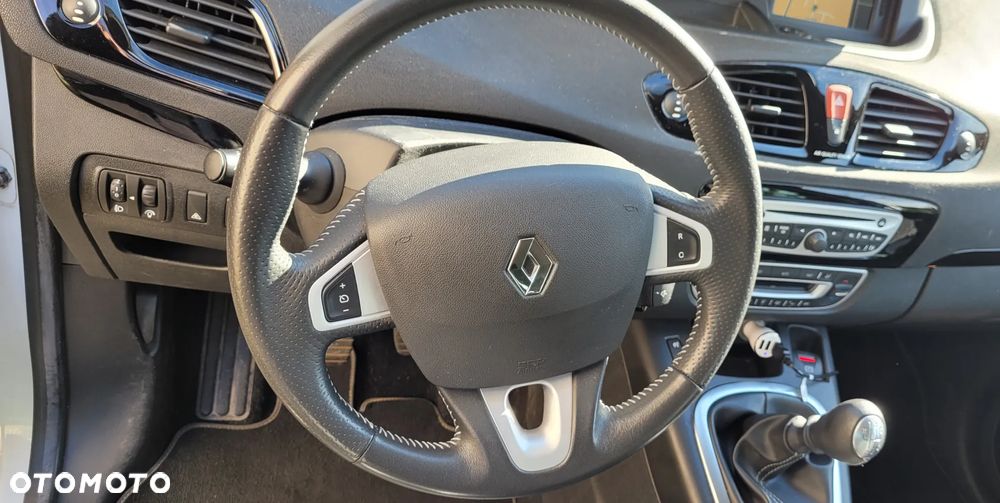 Renault Grand Scenic TCe 130 Bose Edition - 28