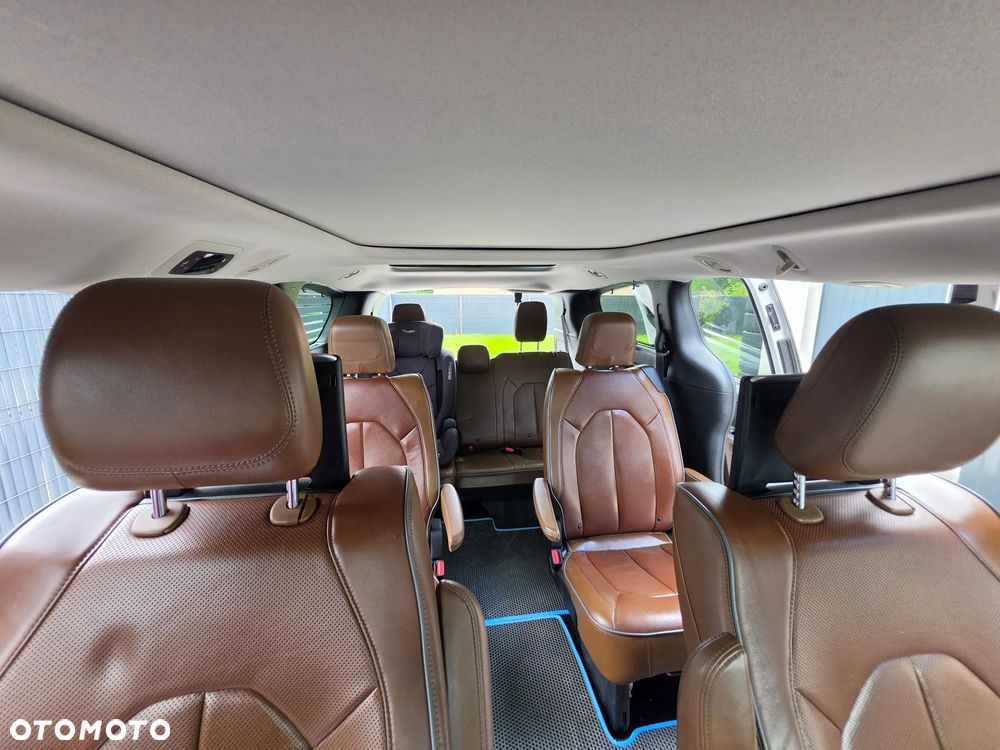 Chrysler Pacifica - 25
