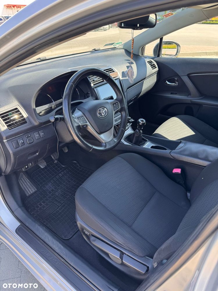 Toyota Avensis 1.8 Sol - 9