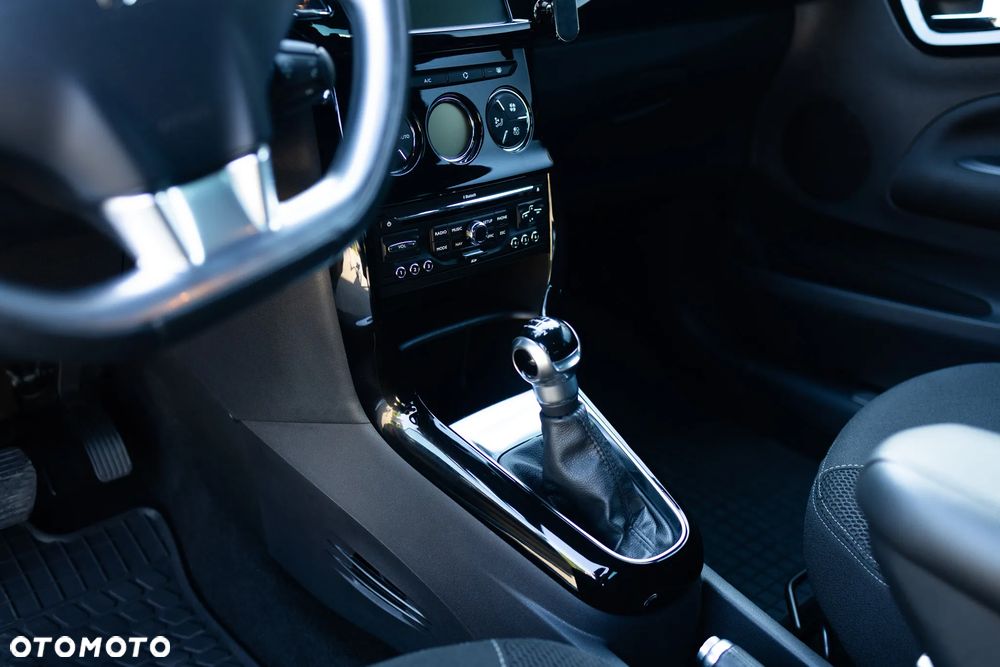 Citroën DS3 1.6 e-HDi SoChic - 12