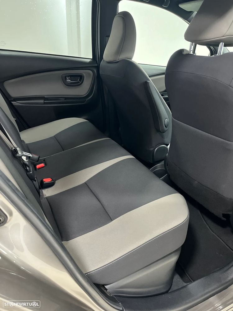 Toyota Yaris 1.5 HSD Exclusive - 13