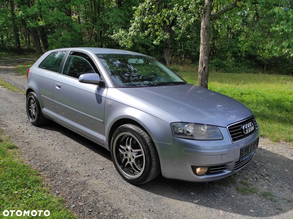 Audi A3 3-drzwiowe 1.6 Attraction - 1