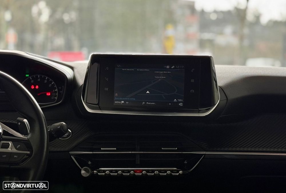 Peugeot 2008 1.5 BlueHDi Allure EAT8 - 27