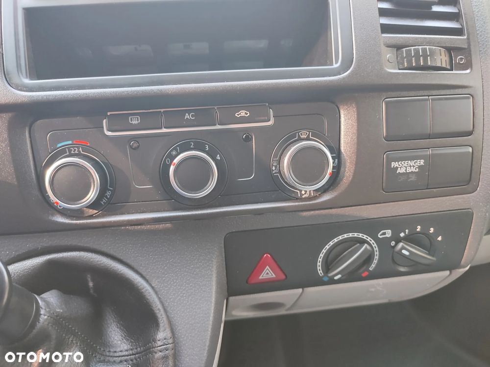 Volkswagen Transporter - 11