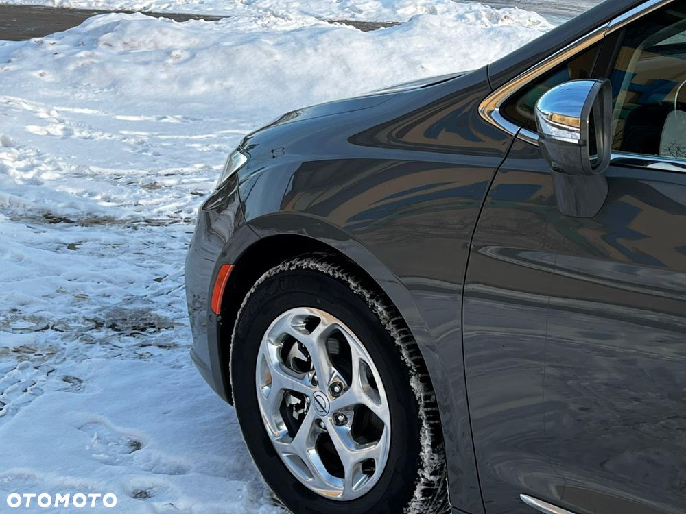 Chrysler Pacifica - 8