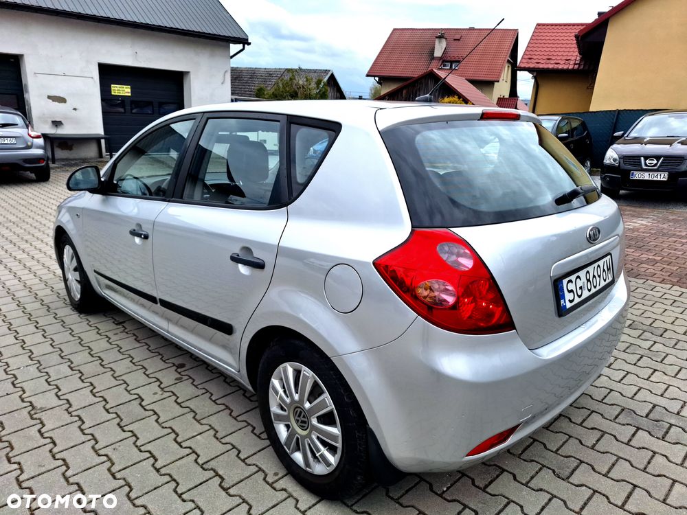 Kia Ceed - 23