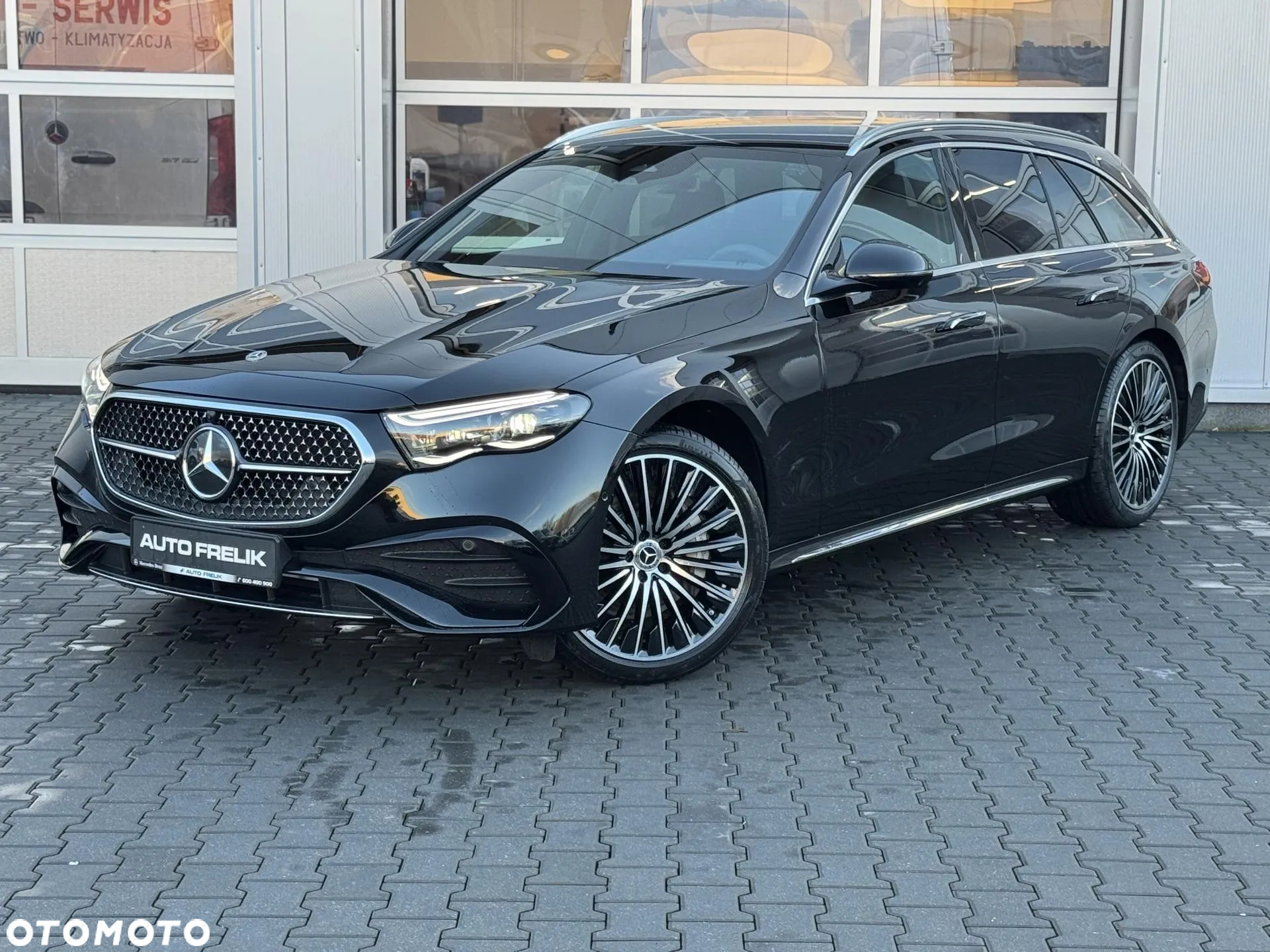 Mercedes-Benz Klasa E 220 d 4Matic 9G-TRONIC - 2