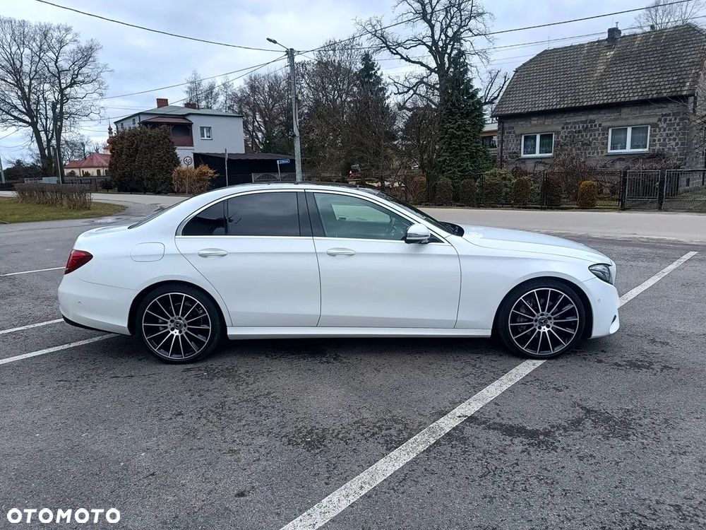 Mercedes-Benz Klasa E 220 d 4-Matic 9G-TRONIC - 4
